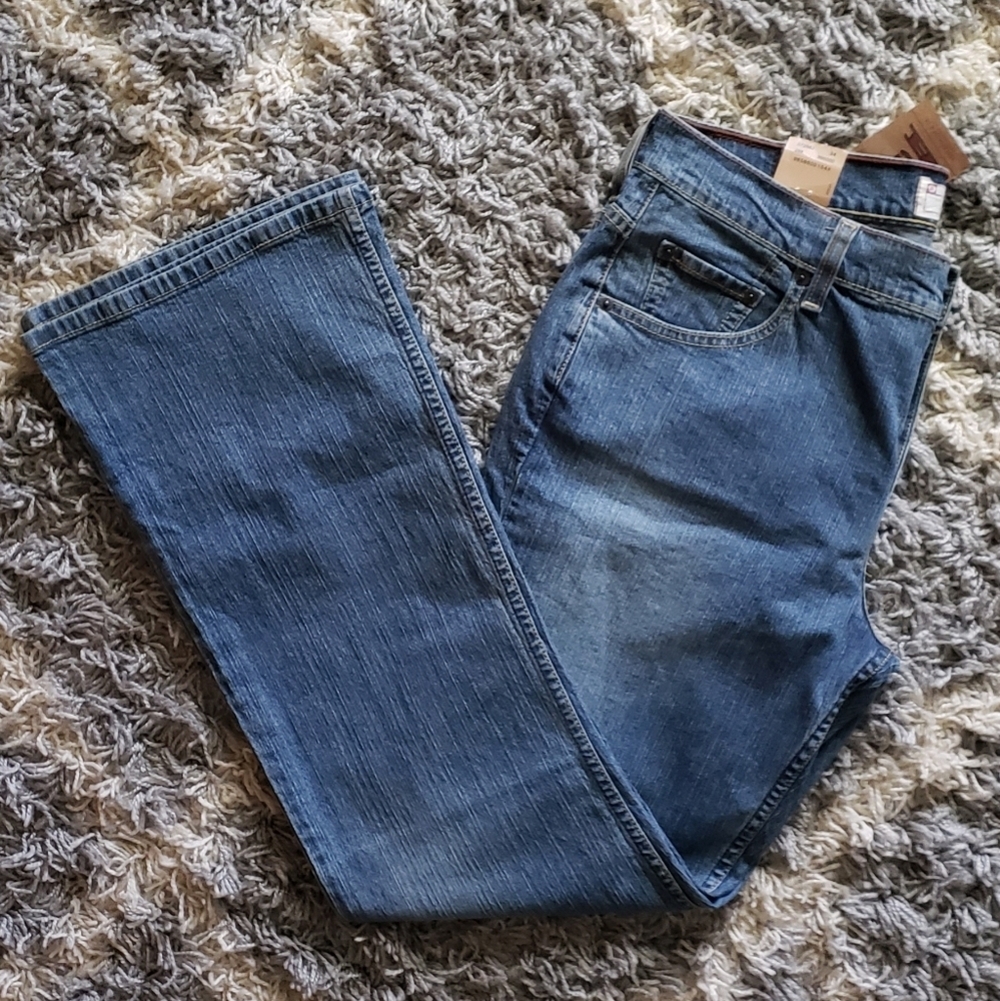 NWT Levi's Slim Fit Boot Cut Jeans 12 Short